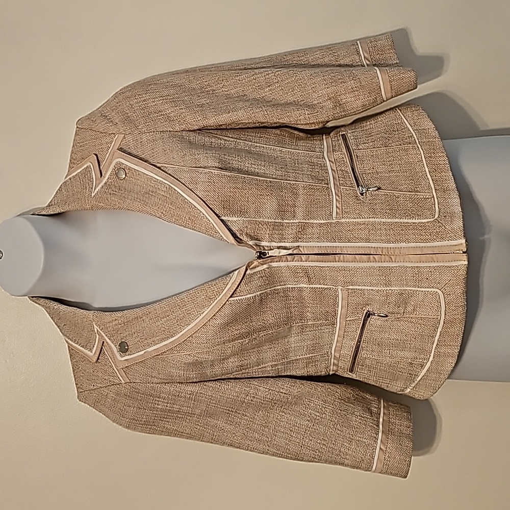 White House Black Market Beige Textured Zip Blazer with Contrast Trim